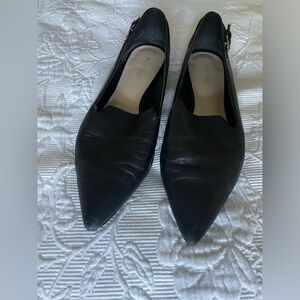 Nine West size 10.5 black leather flats with gold
